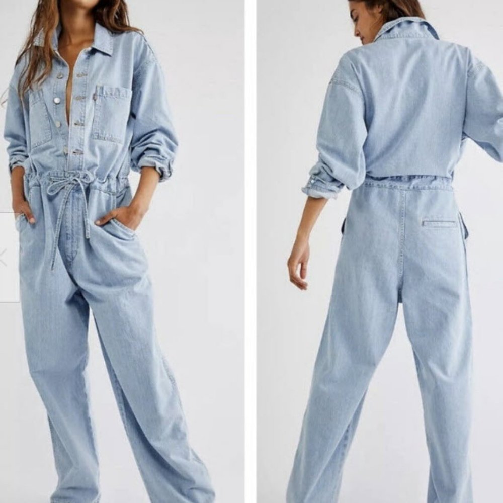 Levi's jumpsuit medium